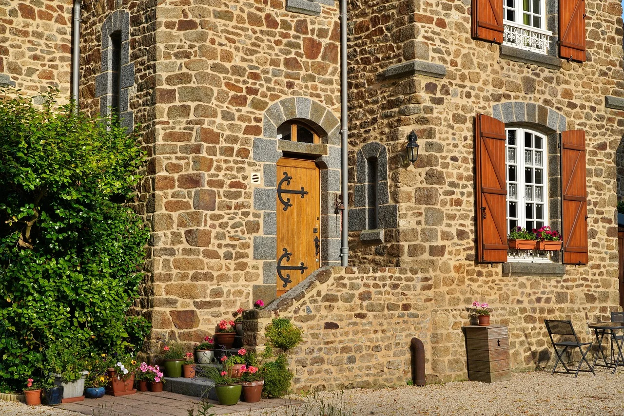 La dératisation en zone rurale : comment sauvegarder le confort de votre maison ?